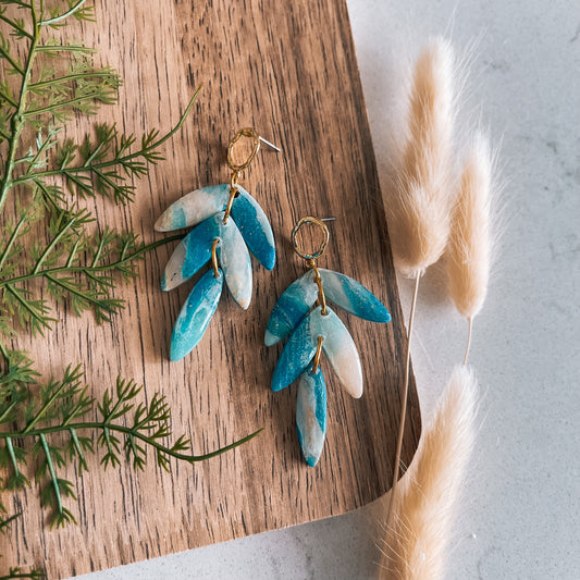 The Dace in Ocean Waves